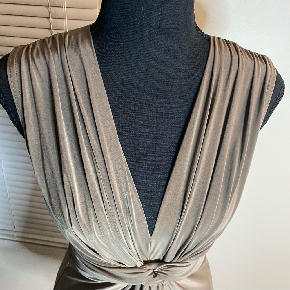 ❤️Mocha front knot sleeveless, dressy top NWOT - Picture 5 of 10
